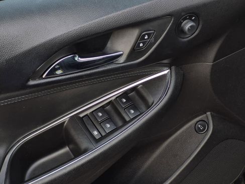 Used 2017 Chevrolet Cruze Premier image 11