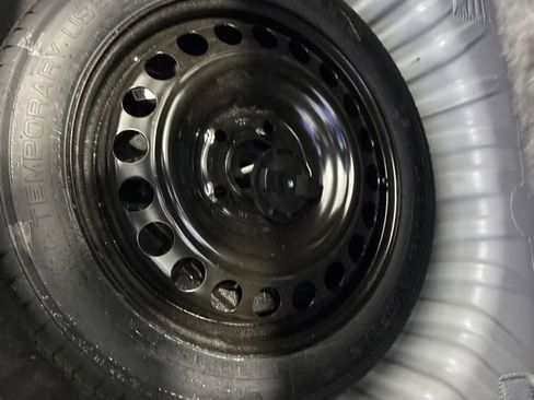 Used 2022 Chevrolet Malibu LT image 36