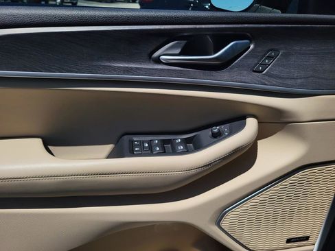 Used 2022 Jeep Grand Cherokee Limited image 27