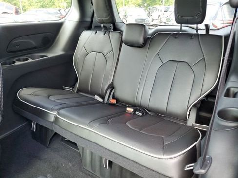 New 2026 Chrysler Pacifica Limited w/ S Appearance Package image 22