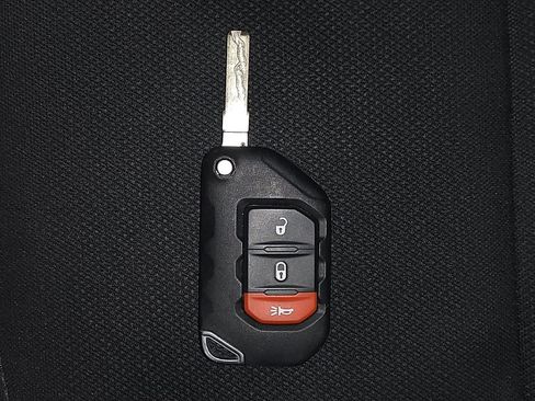 Used 2019 Jeep Wrangler Sport AWD/4WD image 32