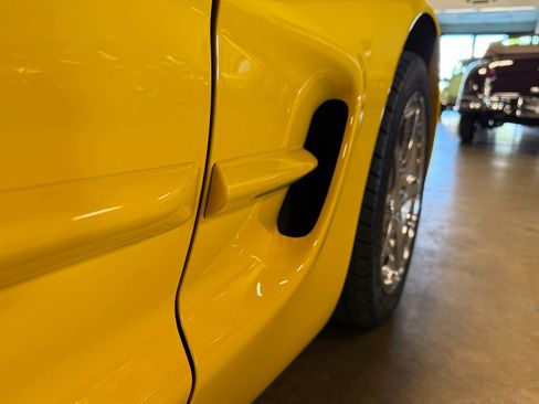 Used 2002 Chevrolet Corvette w/ Preferred Equipment Group2 image 44