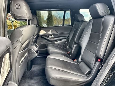 Used 2024 Mercedes-Benz GLS 450 4MATIC image 15