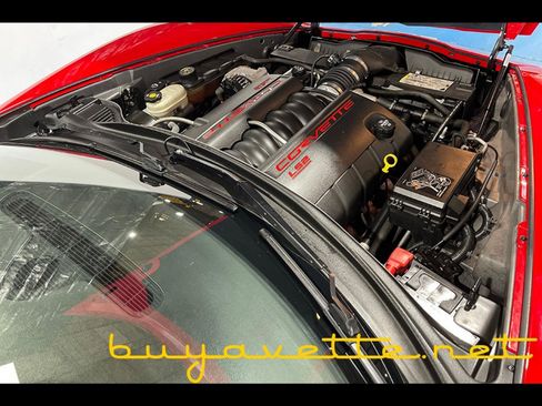 Used 2006 Chevrolet Corvette Coupe w/ Preferred Equipment Group RWD image 26