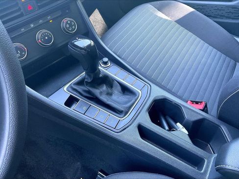 Certified 2023 Volkswagen Jetta S FWD image 20