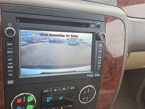 Used 2013 Chevrolet Tahoe LTZ image 27