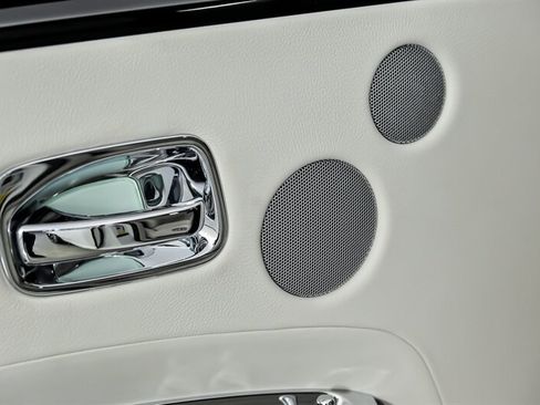 Used 2016 Rolls-Royce Ghost RWD image 19