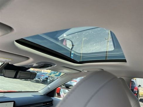 Used 2024 Hyundai Kona Limited FWD image 20