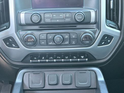 Used 2018 GMC Sierra 2500 SLT w/ Driver Alert Package AWD/4WD image 20