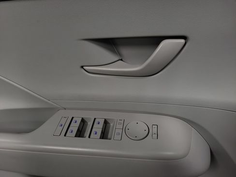 Used 2025 Hyundai Kona SE FWD image 27