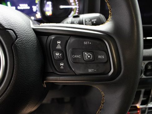 Used 2024 Jeep Wrangler Unlimited AWD/4WD image 26