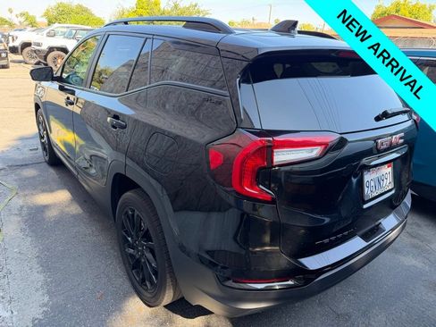Used 2023 GMC Terrain SLE w/ Elevation Edition FWD image 4