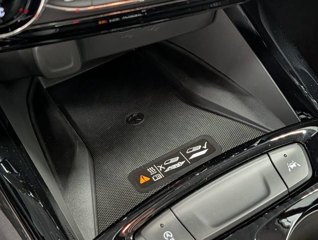 New 2026 Chevrolet Trax LT w/ Sunroof Package FWD image 24