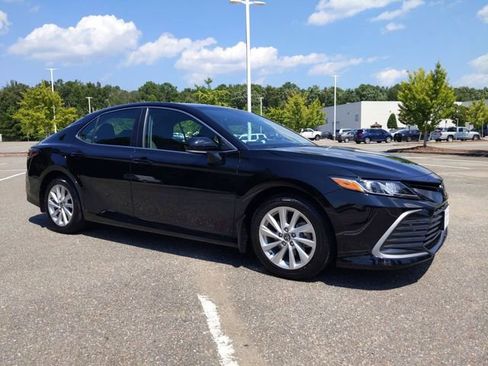 Used 2023 Toyota Camry LE w/ Convenience Package image 2
