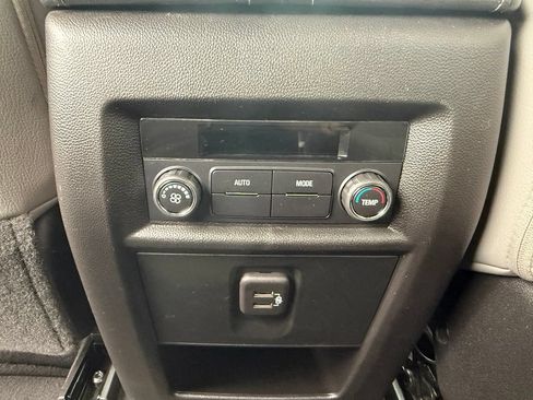 Used 2023 Chevrolet Traverse LT AWD/4WD image 18