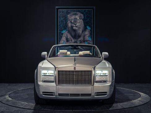 Used 2014 Rolls-Royce Phantom Drophead Coupe RWD image 3