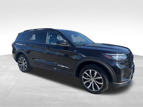 Used 2025 Ford Explorer ST-Line image 10