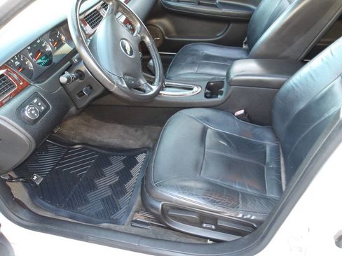 Used 2011 Chevrolet Impala LT w/ Luxury Edition Package FWD image 6