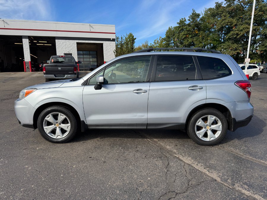 Used 2015 Subaru Forester 2.5i Premium AWD/4WD image 2