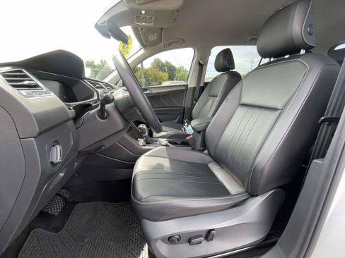 Used 2022 Volkswagen Tiguan SE AWD/4WD image 19