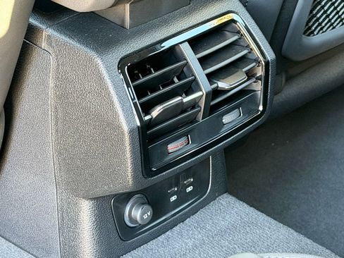 Used 2025 Audi Q3 2.0T Premium image 31