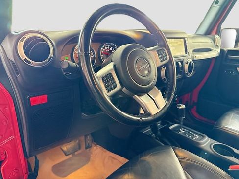 Used 2015 Jeep Wrangler Unlimited Rubicon AWD/4WD image 10
