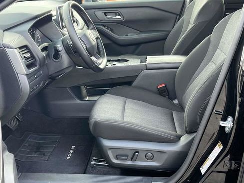 Used 2025 Nissan Rogue SV image 13