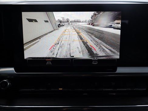 Used 2023 GMC Sierra 1500 SLT w/ SLT Premium Package image 8