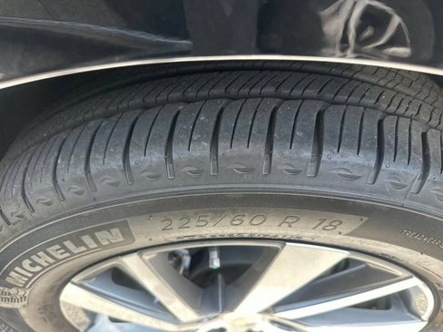 Used 2023 Chevrolet Equinox Premier FWD image 21
