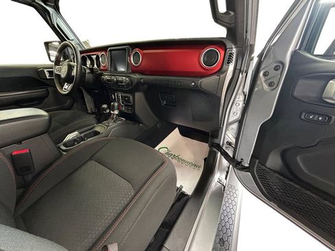 Used 2018 Jeep Wrangler Unlimited Rubicon AWD/4WD image 12