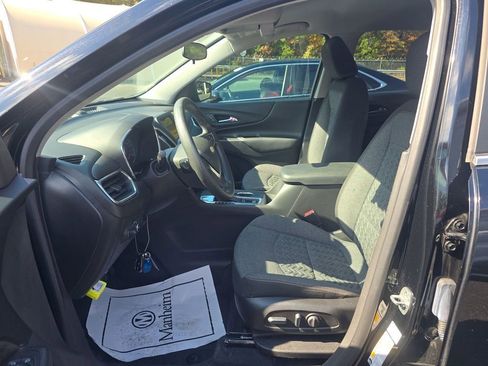 Used 2022 Chevrolet Equinox LT image 3