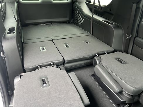 New 2026 GMC Yukon XL Denali w/ Denali Reserve Package image 23