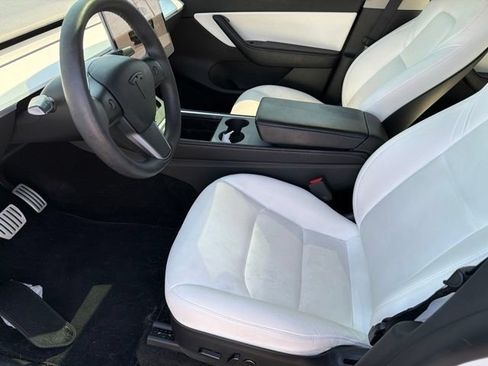 Used 2022 Tesla Model Y Performance AWD/4WD image 11