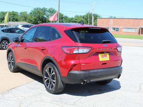 Used 2022 Ford Escape SE w/ SE Sport Appearance Package AWD/4WD image 7