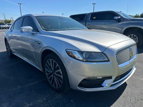 Used 2017 Lincoln Continental Select w/ Climate Package AWD/4WD image 3