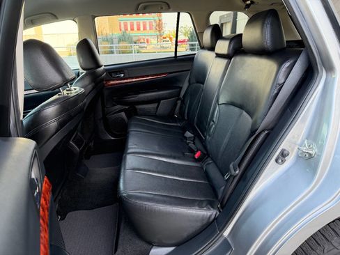 Used 2011 Subaru Outback 3.6R Limited image 16