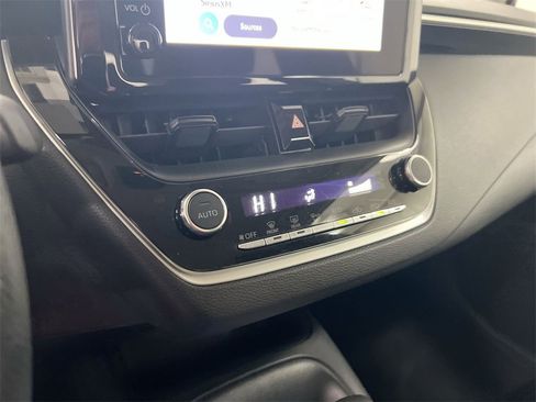 Used 2023 Toyota Corolla LE image 16