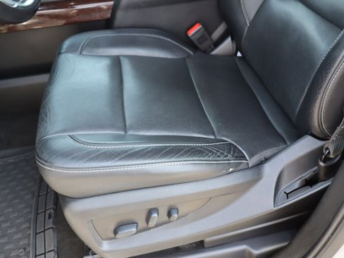 Used 2018 GMC Yukon XL SLT w/ Open Road Package image 20