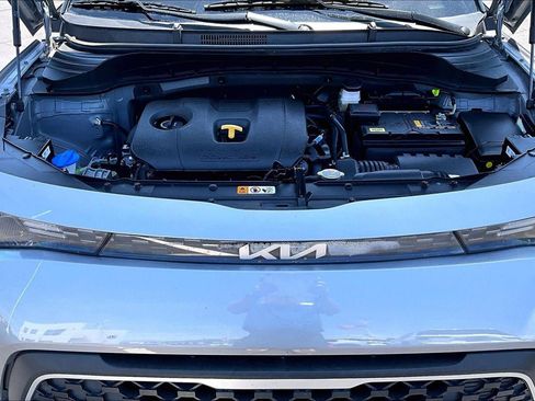 Used 2025 Kia Soul LX w/ LX Technology Package FWD image 10