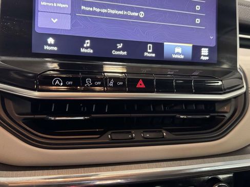 Used 2022 Jeep Compass Limited w/ Sun and Sound Group AWD/4WD image 25