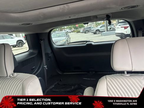 Used 2025 Hyundai Palisade Calligraphy FWD image 6