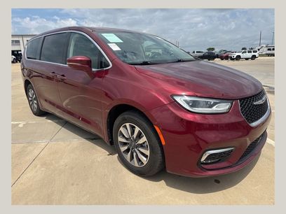 Used 2022 Chrysler Pacifica Touring-L