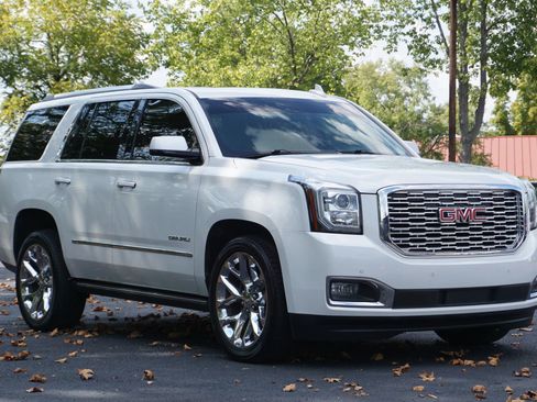Used 2018 GMC Yukon Denali w/ Open Road Package AWD/4WD image 3