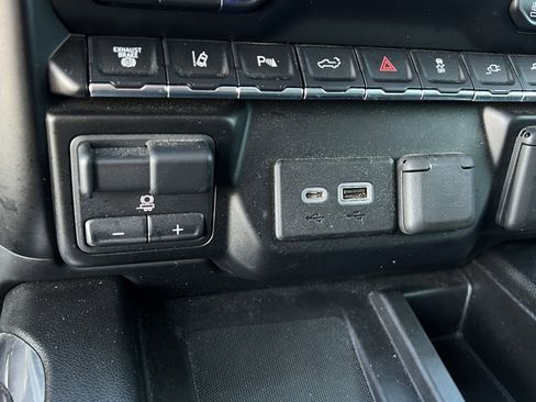 Used 2023 Chevrolet Silverado 2500 LTZ w/ LTZ Premium Package image 31