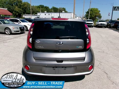 Used 2017 Kia Soul EV + w/ Sun & Fun Package FWD image 5
