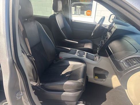 Used 2019 Dodge Grand Caravan SXT FWD image 10