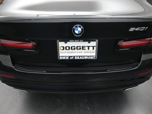 Used 2022 BMW 540i w/ Premium Package image 14