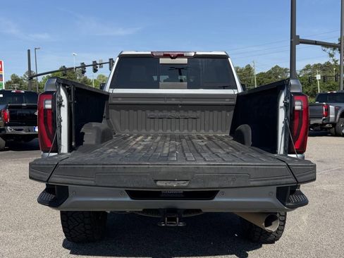 Used 2024 GMC Sierra 2500 Denali w/ Denali Reserve Package AWD/4WD image 9
