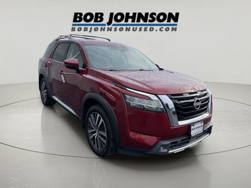 Used 2022 Nissan Pathfinder Platinum w/ Cargo Package AWD/4WD image 1