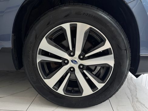 Used 2018 Subaru Outback 3.6R Limited AWD/4WD image 11